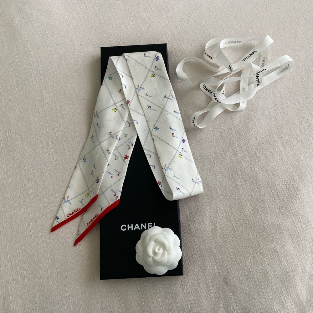 CHANEL Ski Slim Bandeau Scarf